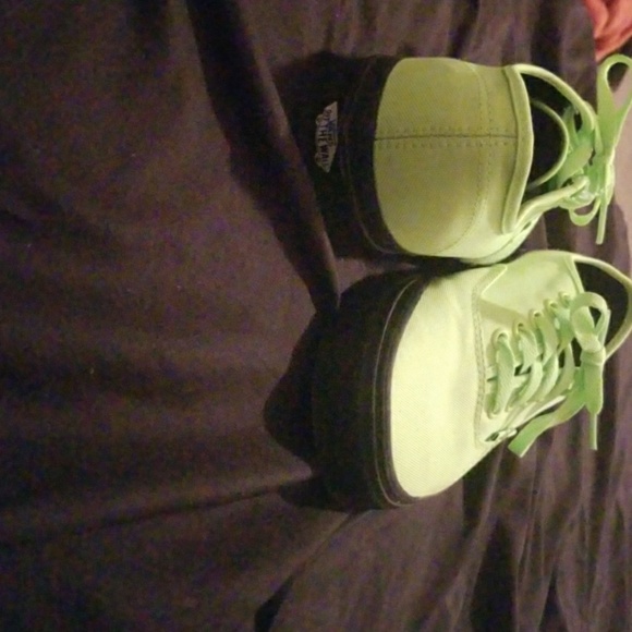 Bright green vanss - Picture 3 of 3