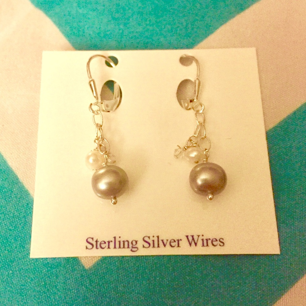Sterling Silver Earrings: gray pearls