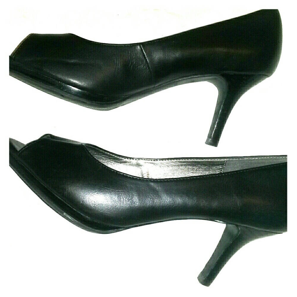 SOLDKelly & Katie Peep toe pumps. Great deal! Sale