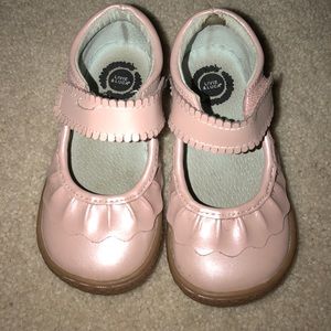 Livie and Luca size 6 shoe
