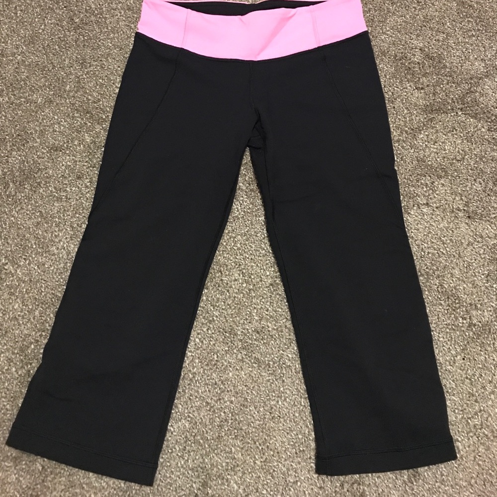 Lululemon black and pink crops
