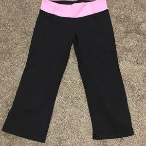 Lululemon black and pink crops