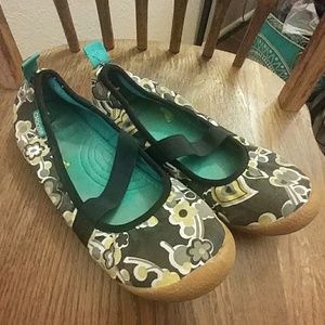 Chooze black patterned ballet flats shoes size 8