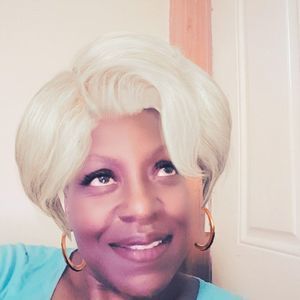 Meet your Posher, Suzette