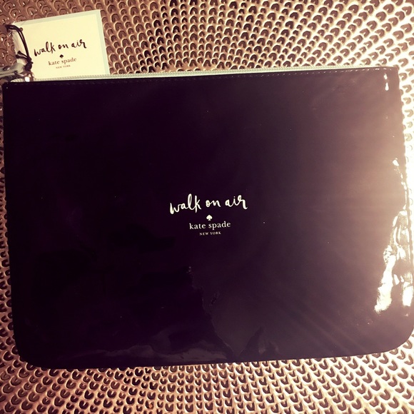 kate spade Handbags - NWT Kate Spade Cosmetic Bag ☁️
