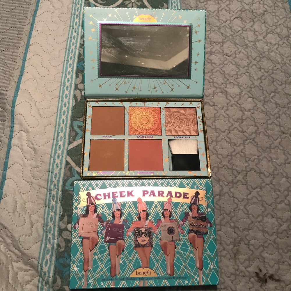 Cheek parade palette