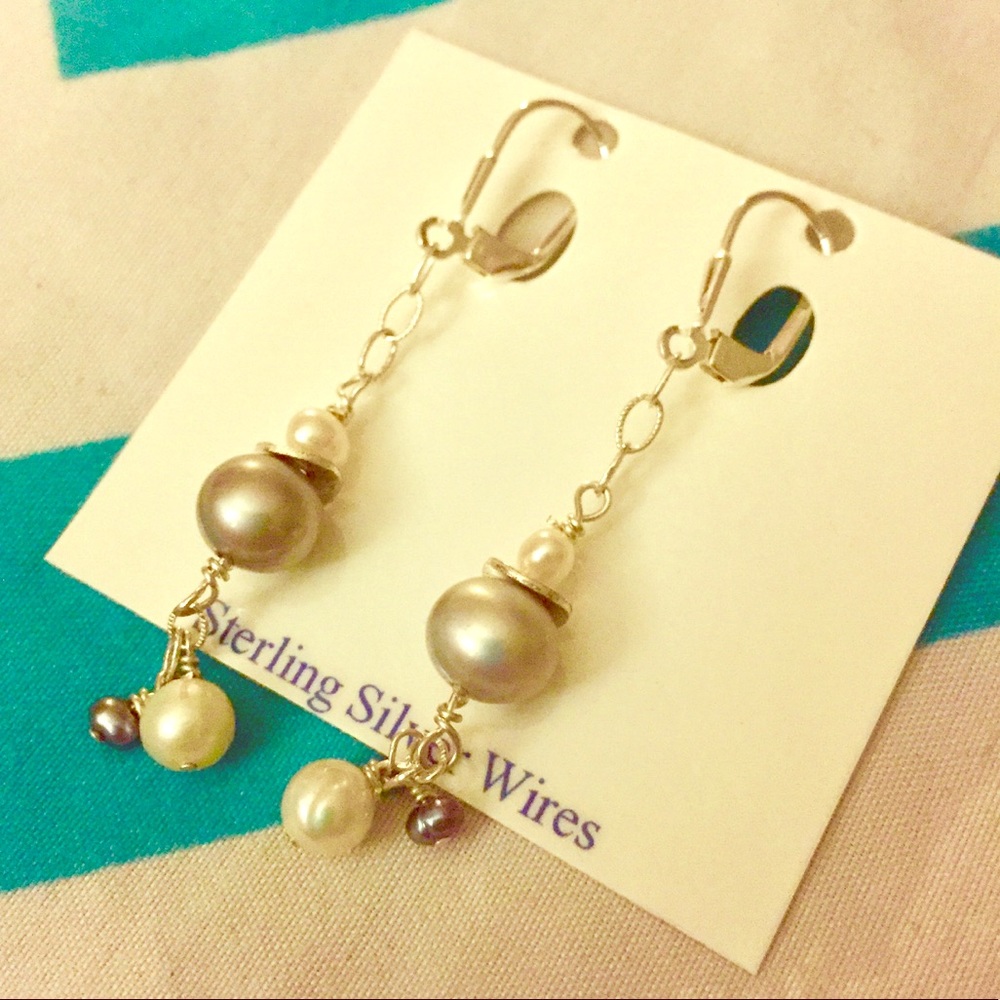 Sterling Silver Earrings: gray pearls