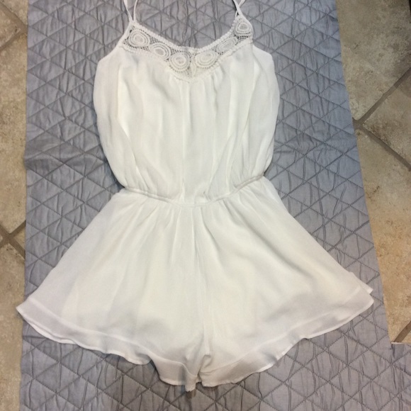 Chico's Pants - Steezer by Chico white romper. Ladies Sz. Small❤️
