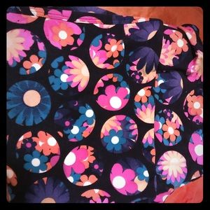 LuLaRoe flower legging 🌸