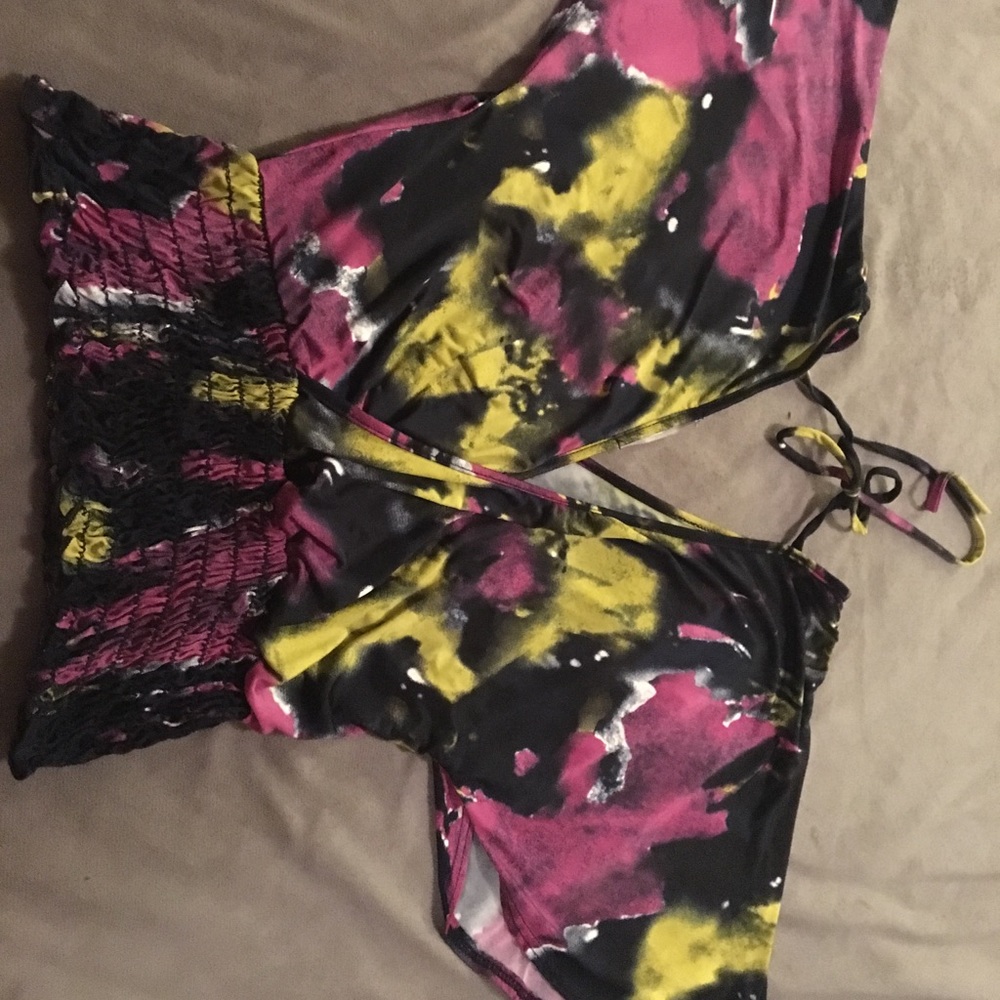 Size small top - Picture 2 of 3
