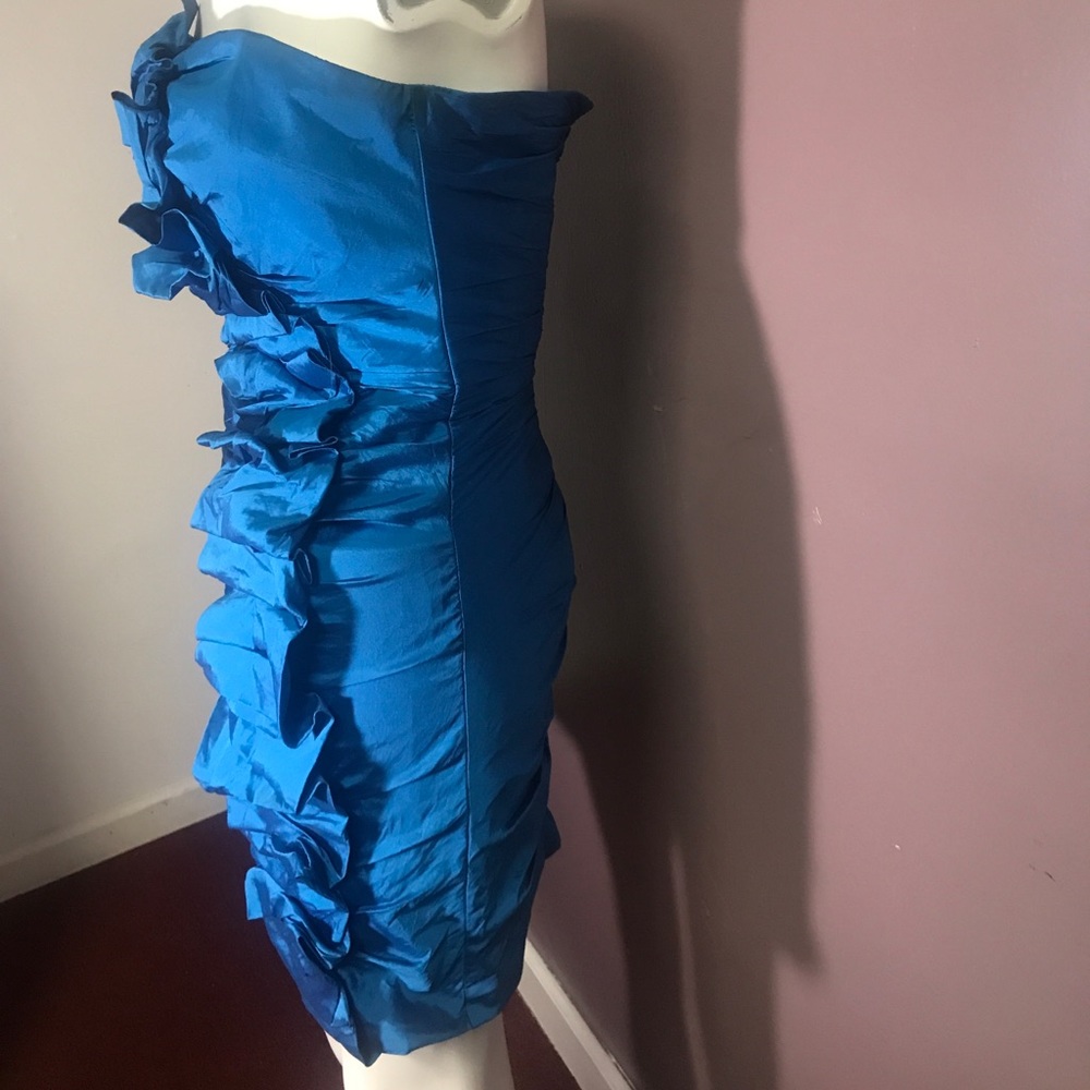 STRAPLESS BLUE FORMAL DRESS - Picture 2 of 3