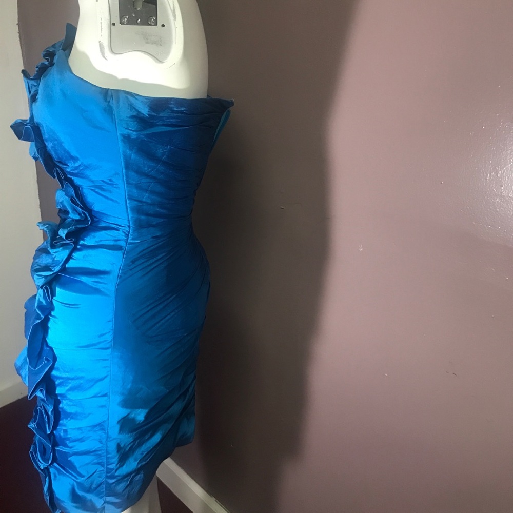 STRAPLESS BLUE FORMAL DRESS - Picture 3 of 3