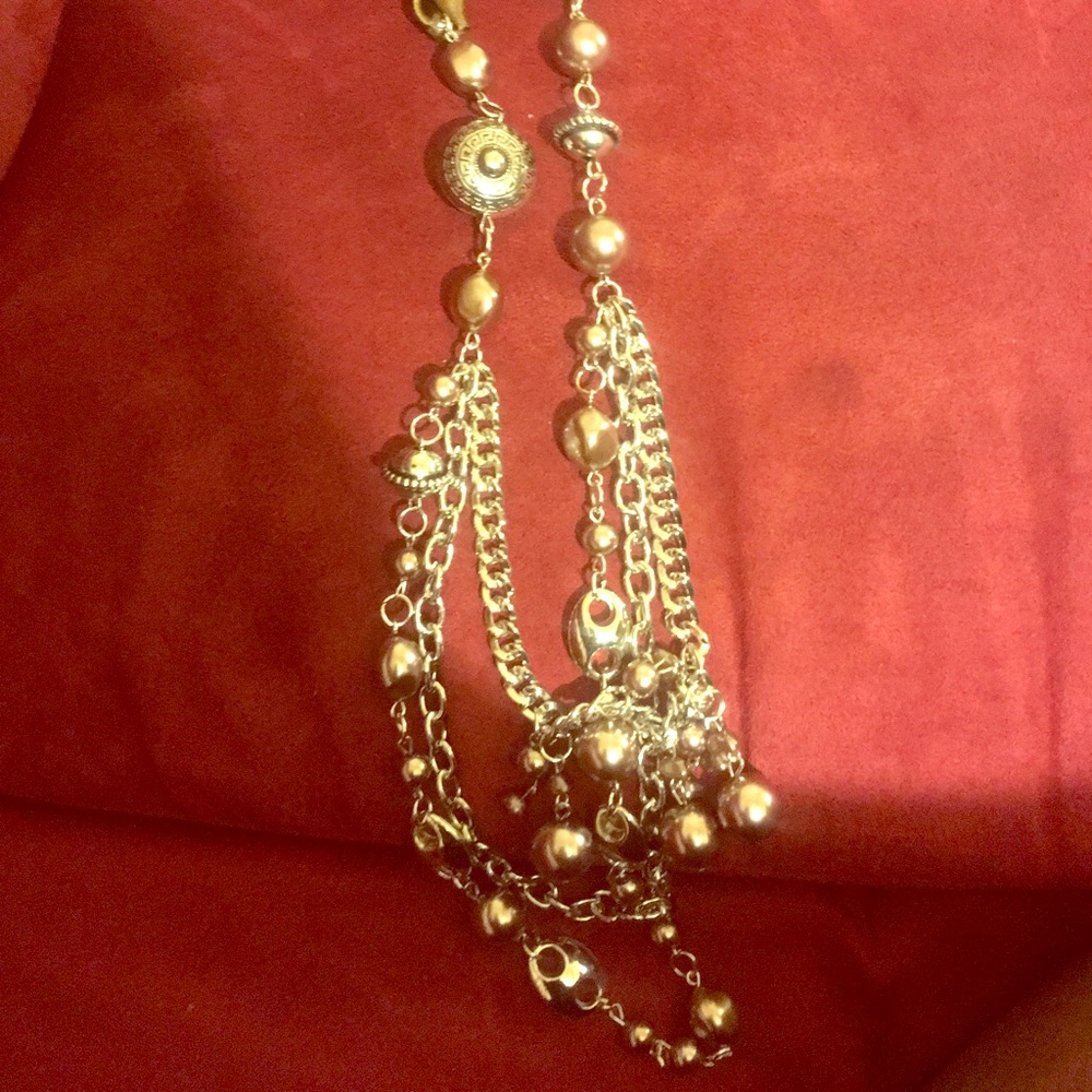 Necklace and earring set