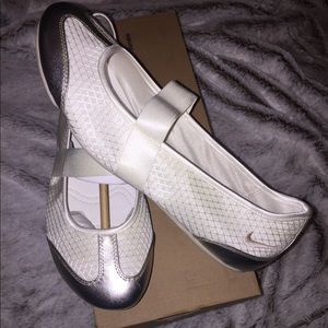 Nike Anthena Mary Jane Flats