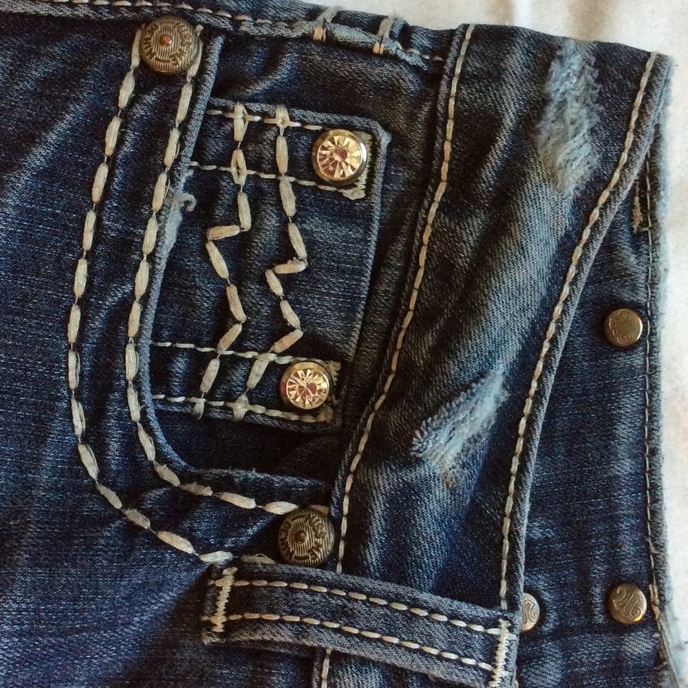 Denim - Picture 5 of 5