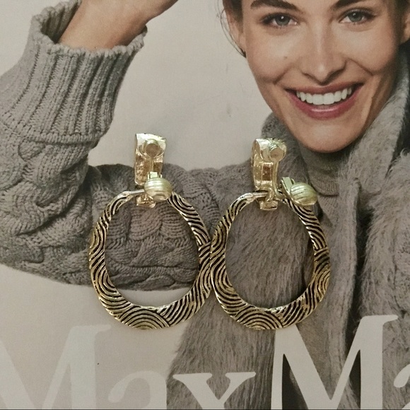 VINTAGE SILVER BLACK ETCHED CLIP ON EARRINGS - Picture 2 of 2