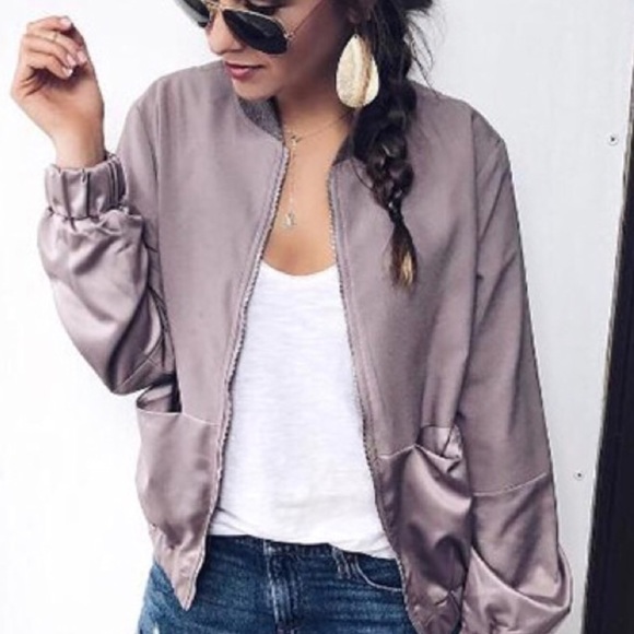 🆕HP🏆🐝Lavender sateen blocked bomber jacket - Picture 3 of 5