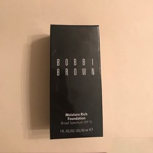 Brand New Bobbi Brown Foundation "Natural Tan"