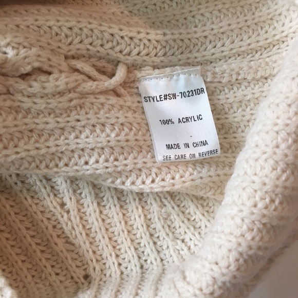 Uniq Ivory Knit Sleeveless Low V Neck Sweater M/L - Picture 5 of 6