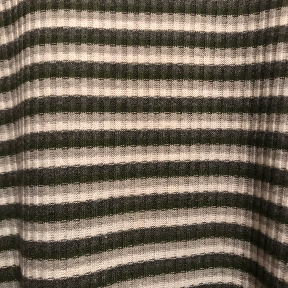 NWT Small LuLaRoe Carly Greenish Gray - Picture 2 of 3