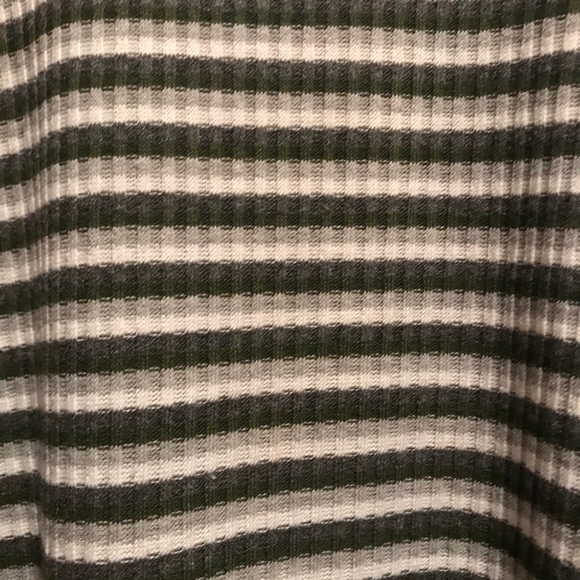 NWT Small LuLaRoe Carly Greenish Gray - Picture 2 of 3