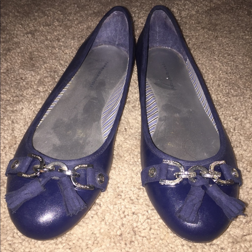 Tommy Hilfiger size 11 Navy flats with tassel