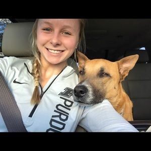 Meet your Posher, Abby