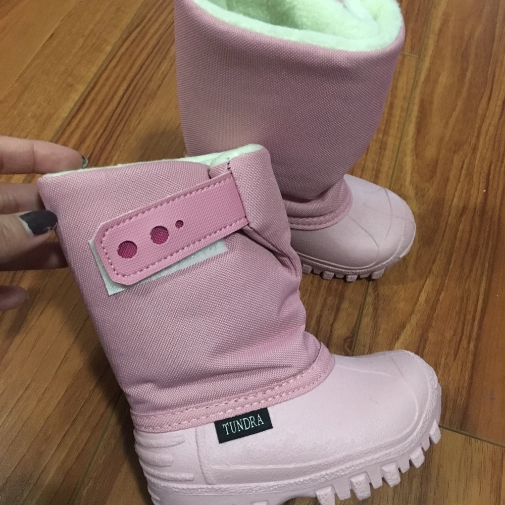 Tundra girl’s boots size 5