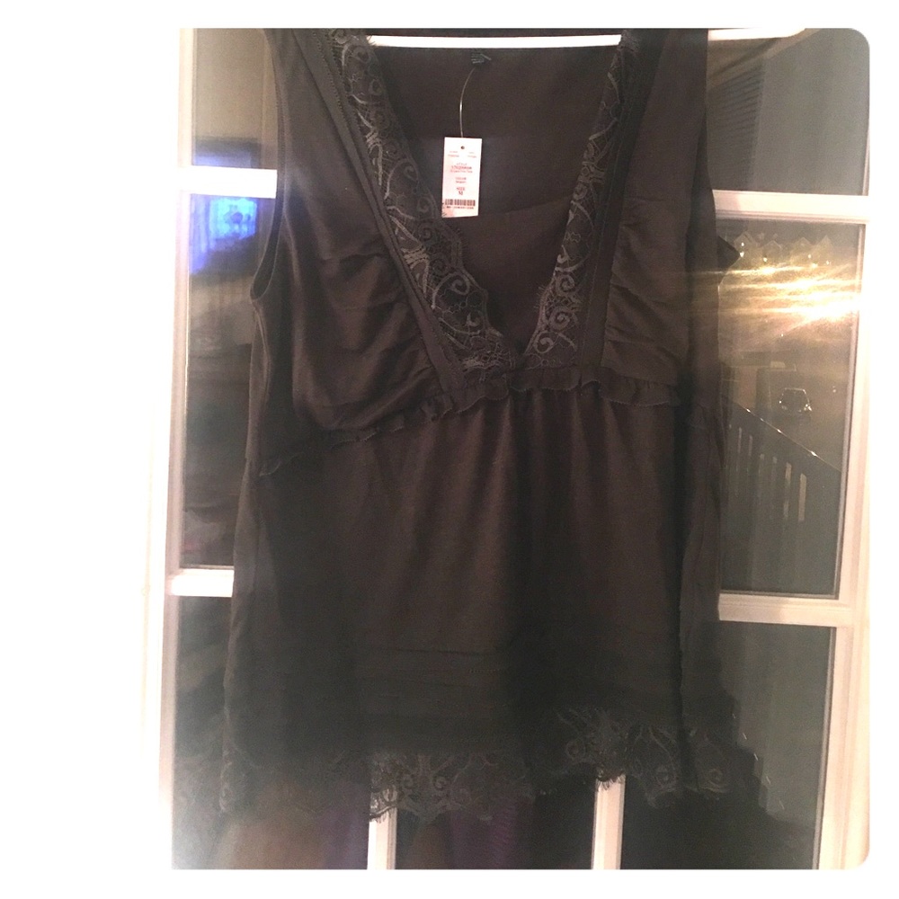 White House black market size medium tag on