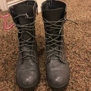 Women’s grey size 10 combat boots