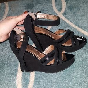 BCBG Black Wedges