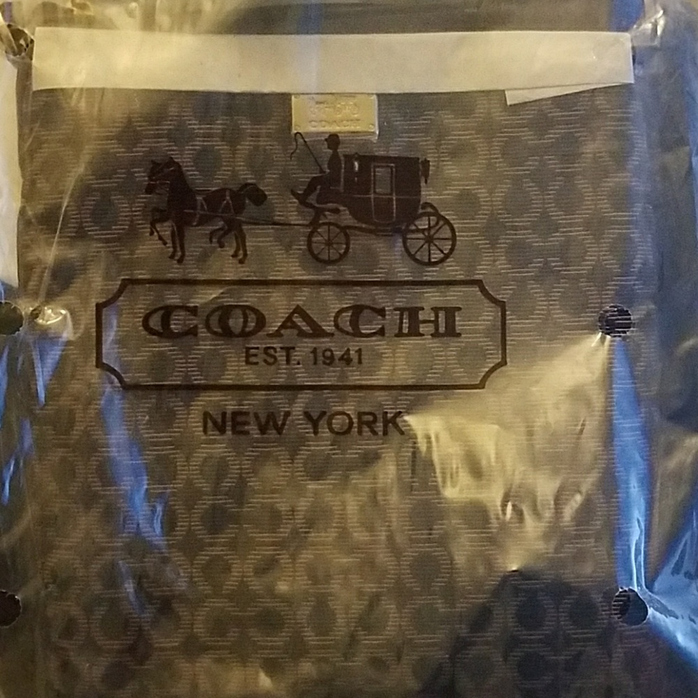 Coach swingpak - Picture 2 of 3