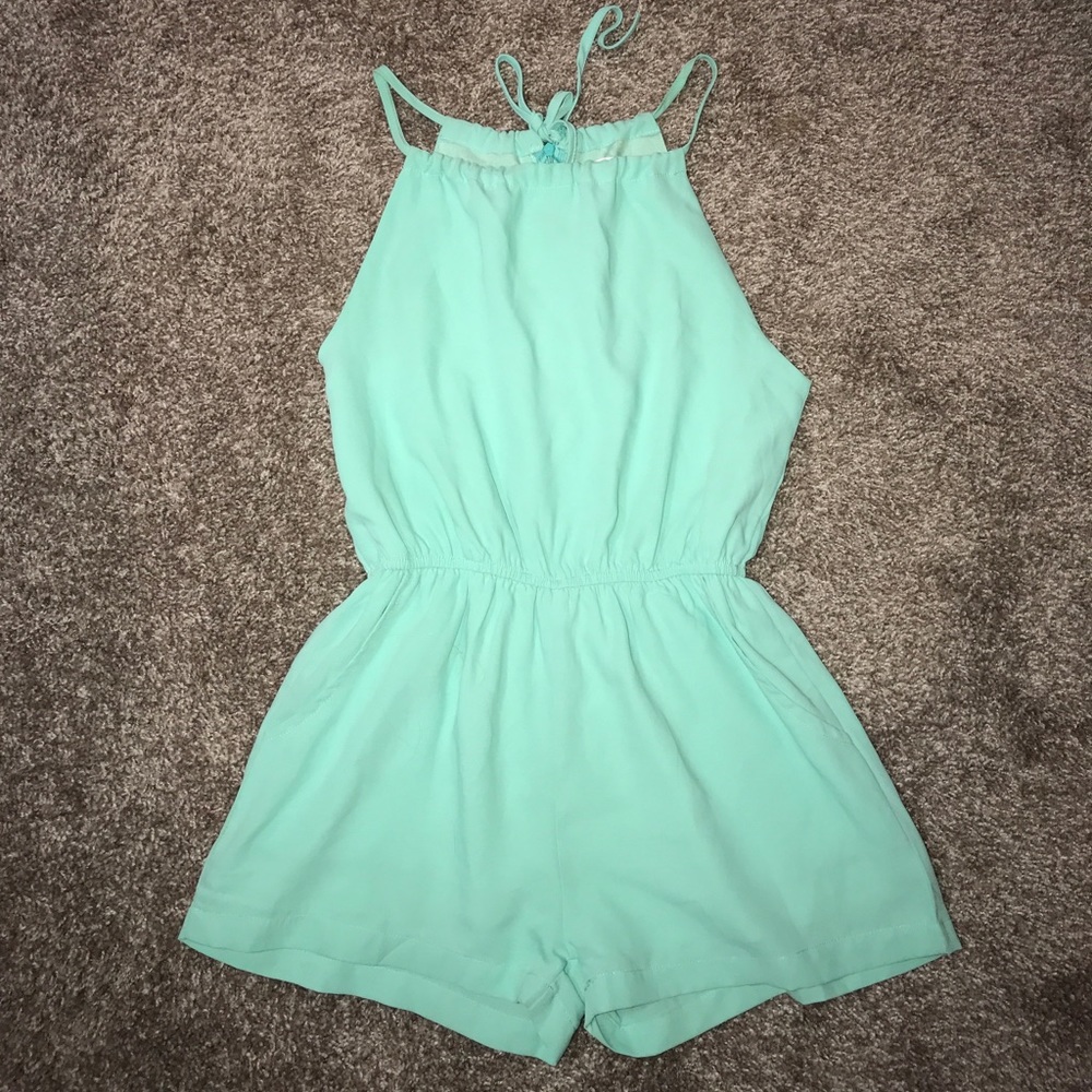 new mint romper w/ pockets