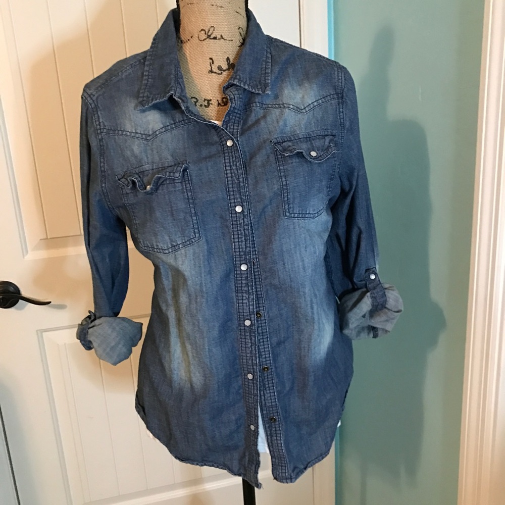 Jean/chambray shirt