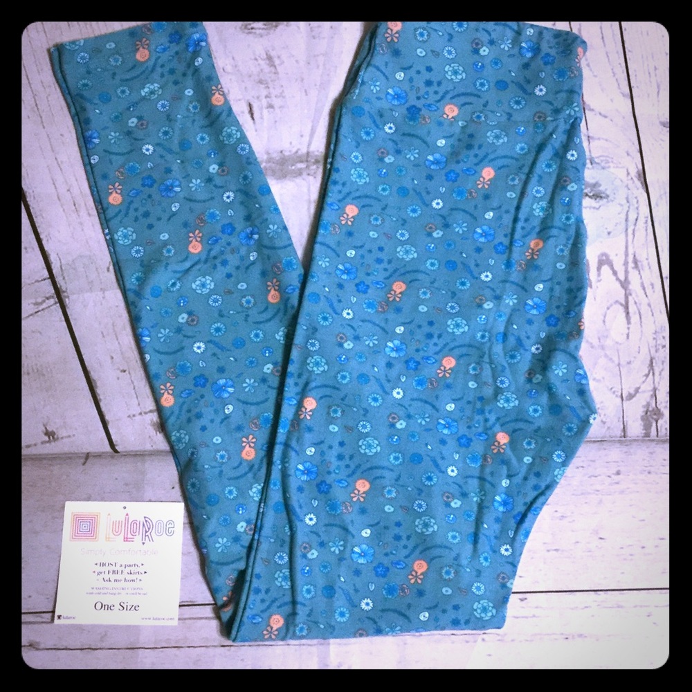 💚Mint tone NWT tiny flower print