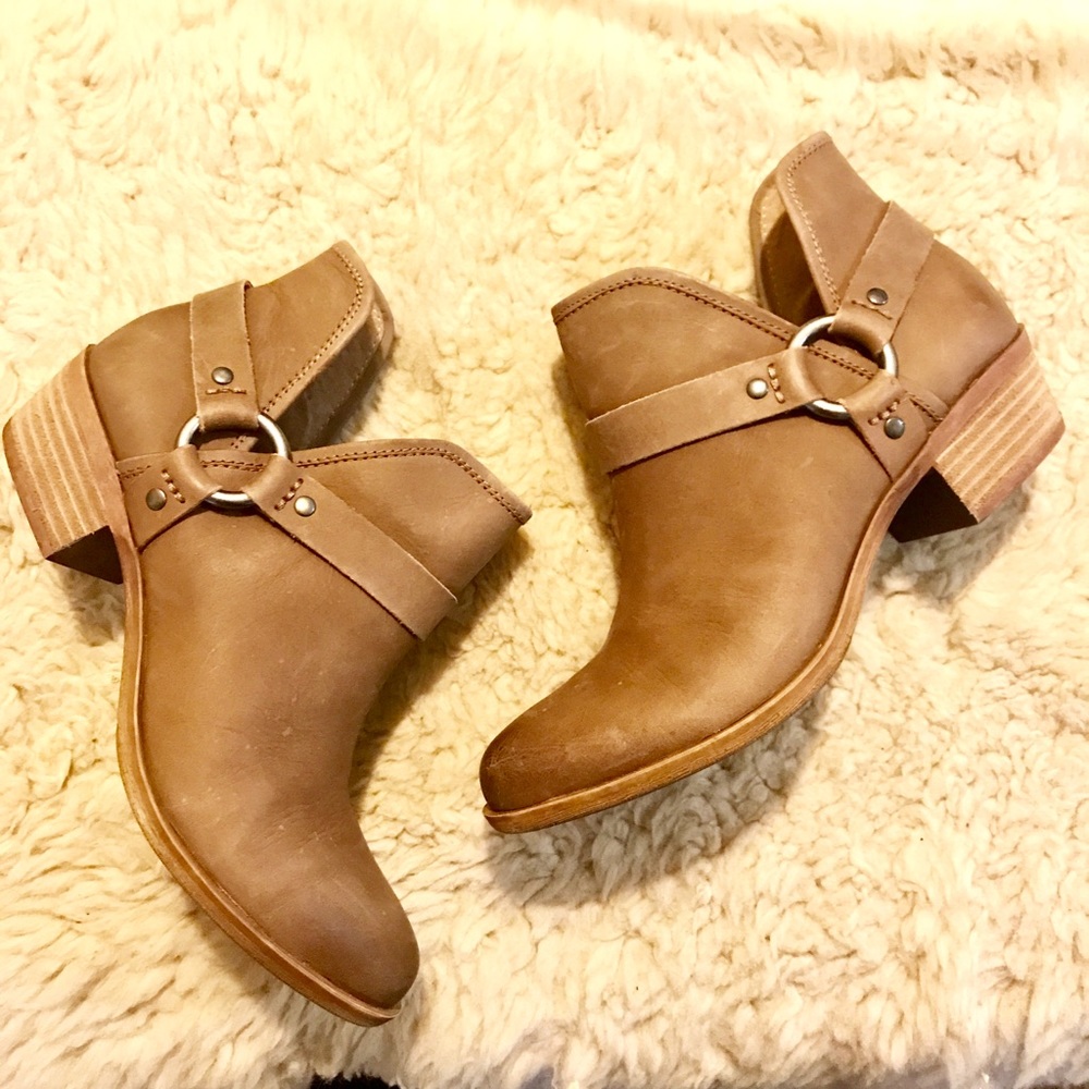 Lucky Brand ankle booties