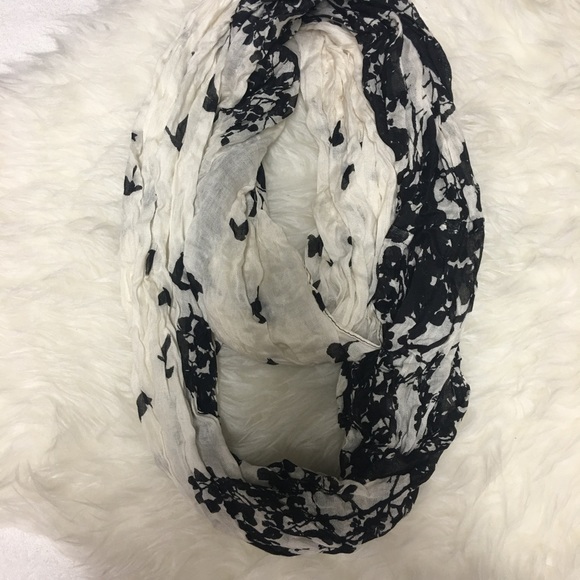 Scarves - Picture 2 of 4