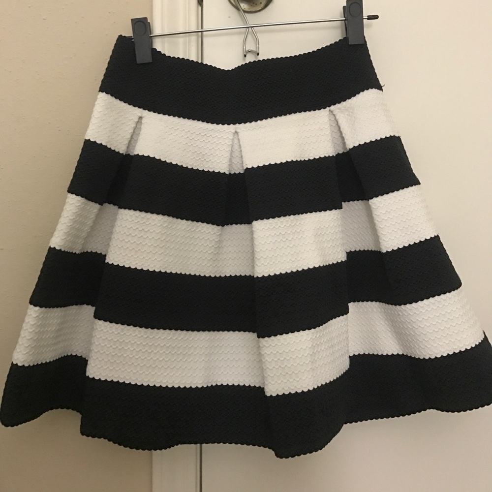 Xhilaration striped pleated bell skirt