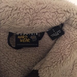 Tan mountain hard ware fleece zip up jacket