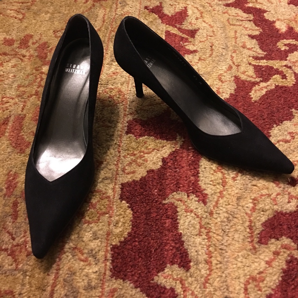 Stuart Weitzman Zest suede pump
