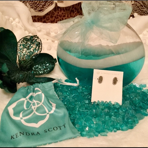 Kendra Scott Jewelry - Kendra Scott Earrings!