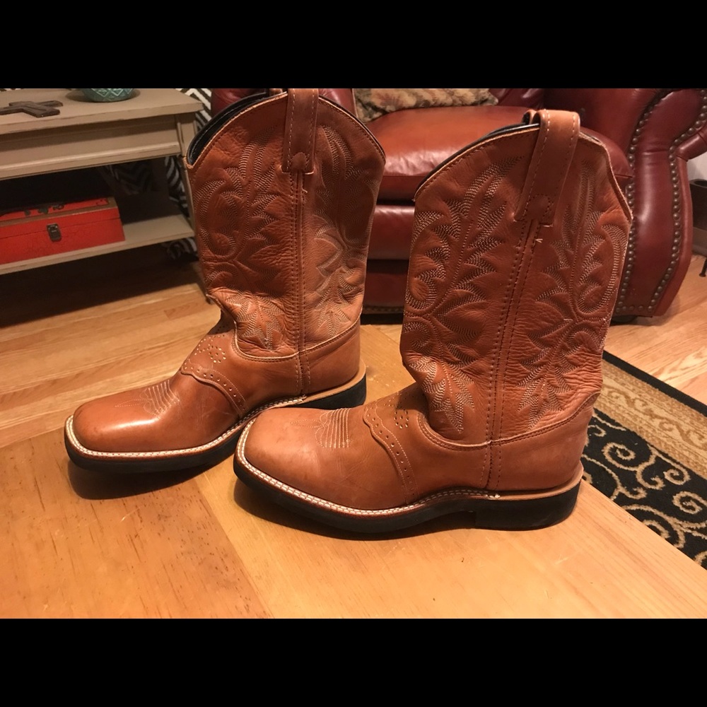 Laredo boots like new only wore twice