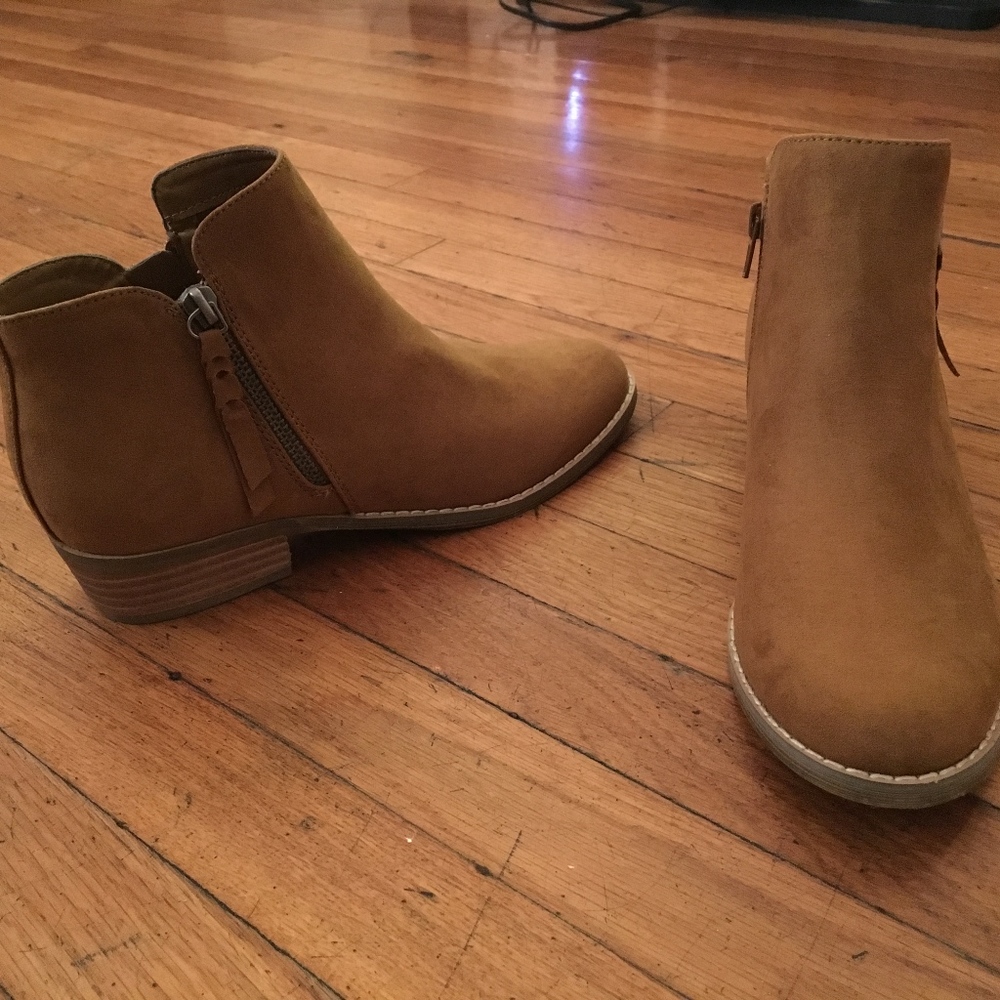 NWOT Brown Suede Booties