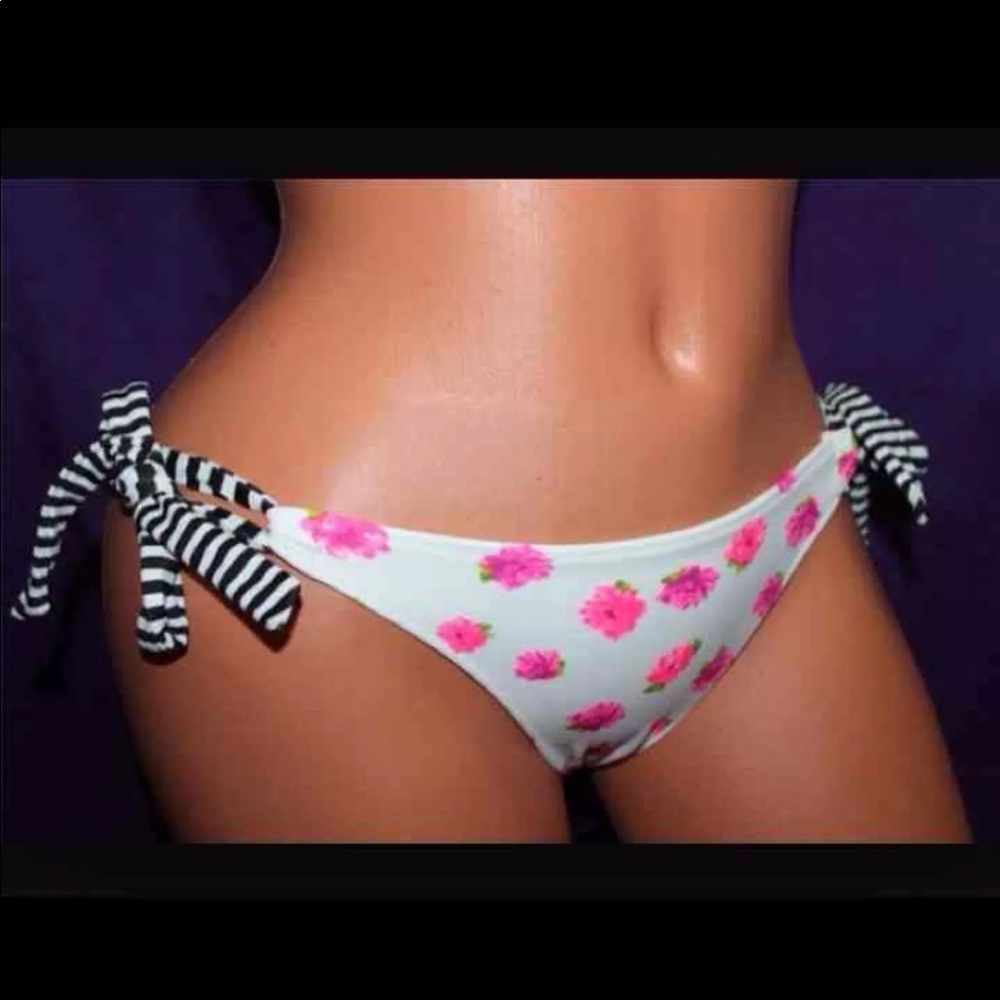 XS Victoria’s Secret Bottom Bikini