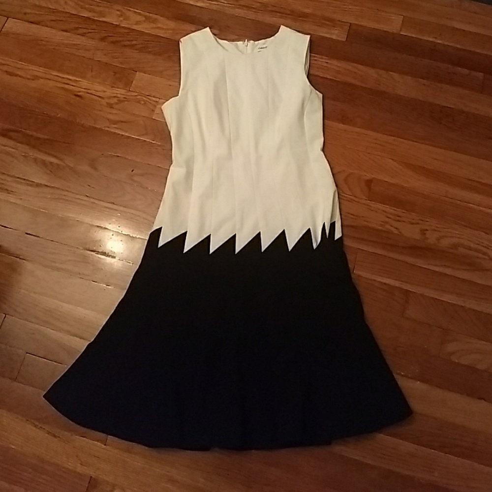 Calvin Klein black and white size 6 dress