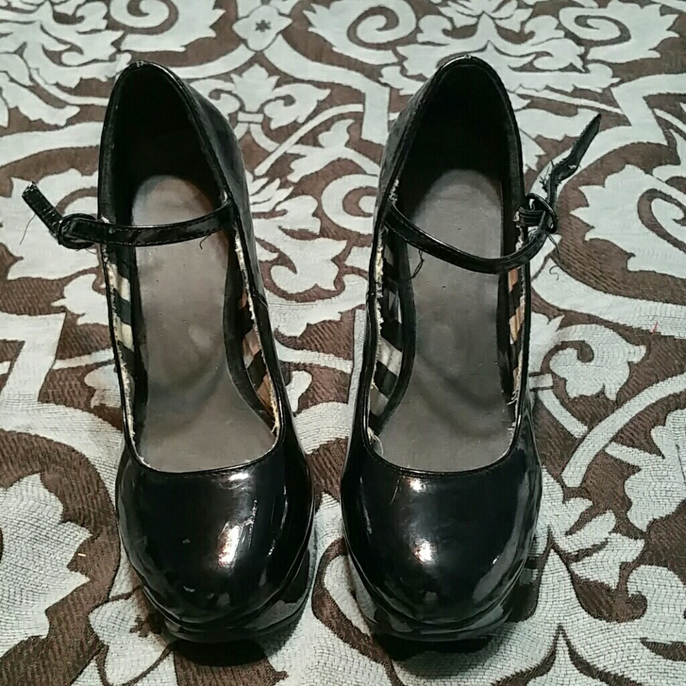 Black patent heels