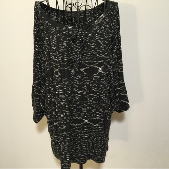 BCBGMaxazria Oversized Scoop neck top - Picture 3 of 7