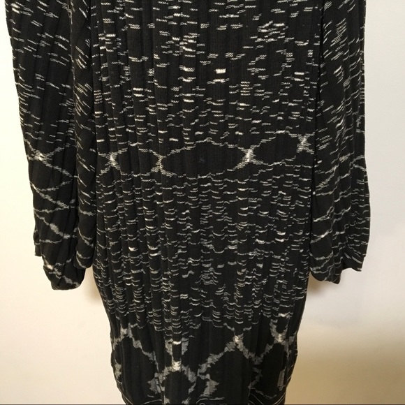 BCBGMaxazria Oversized Scoop neck top - Picture 7 of 7