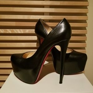 MARKED DOWN!!! Christian Louboutin Black Daffodile Pump Sz 41
