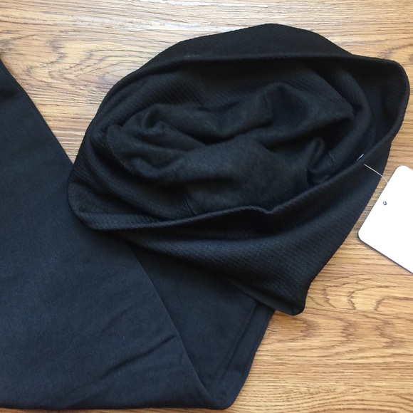 NWT Tummy Control Fleece Leggings in Black - Picture 6 of 6